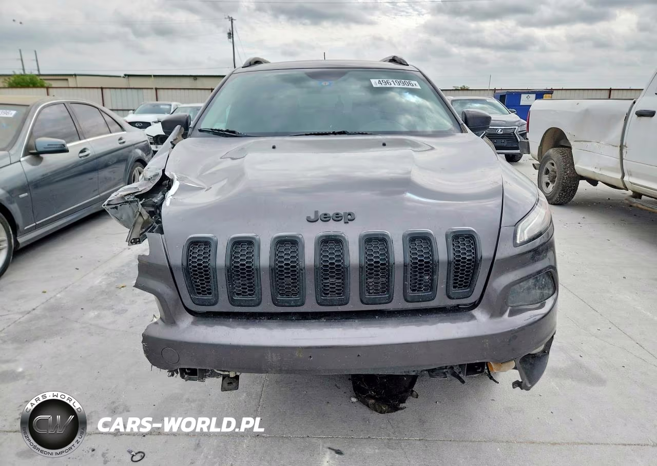 2018 Jeep Cherokee Latitude VIN:1C4PJMCX4JD603734 - 5
