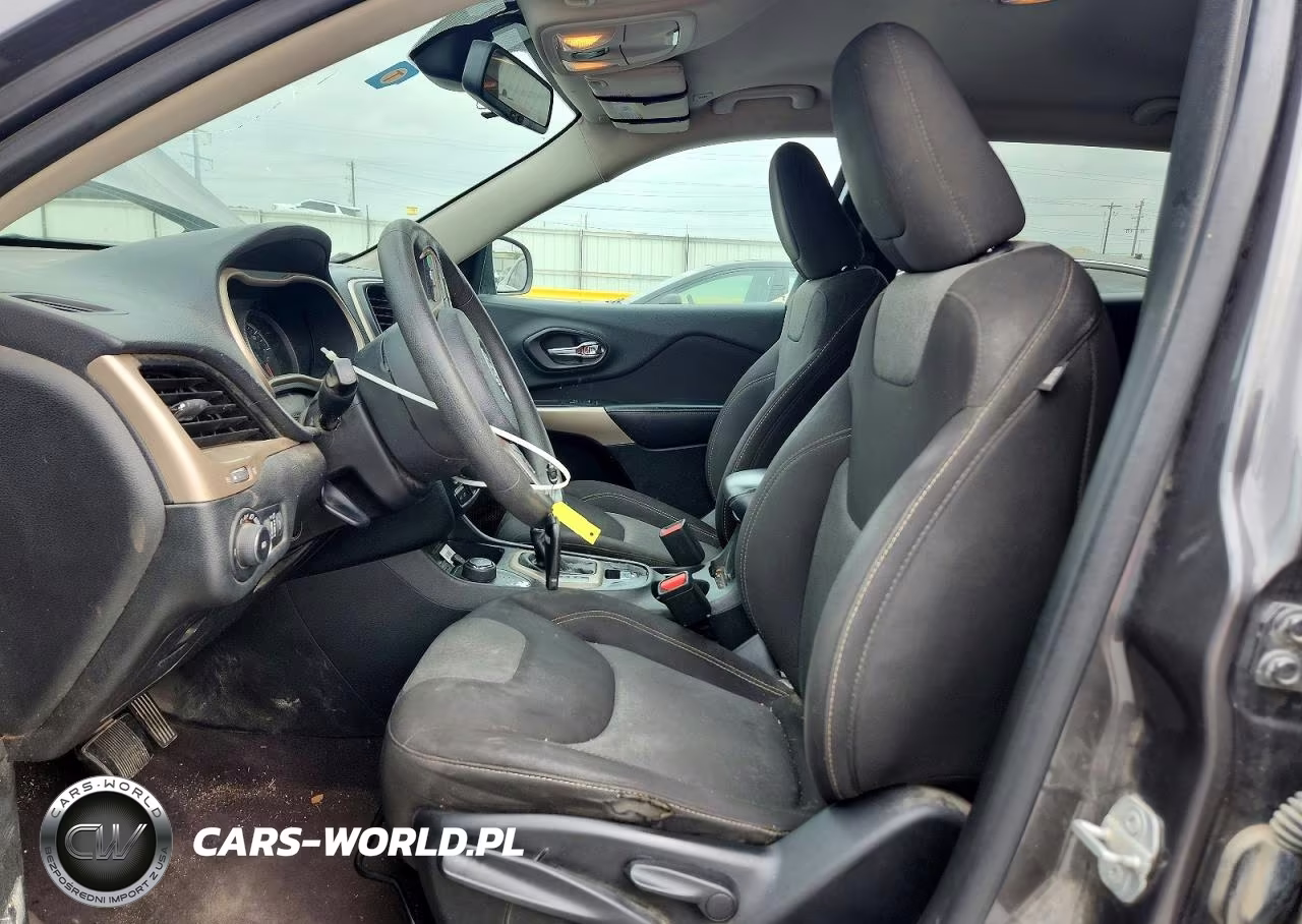 2018 Jeep Cherokee Latitude VIN:1C4PJMCX4JD603734 - 7