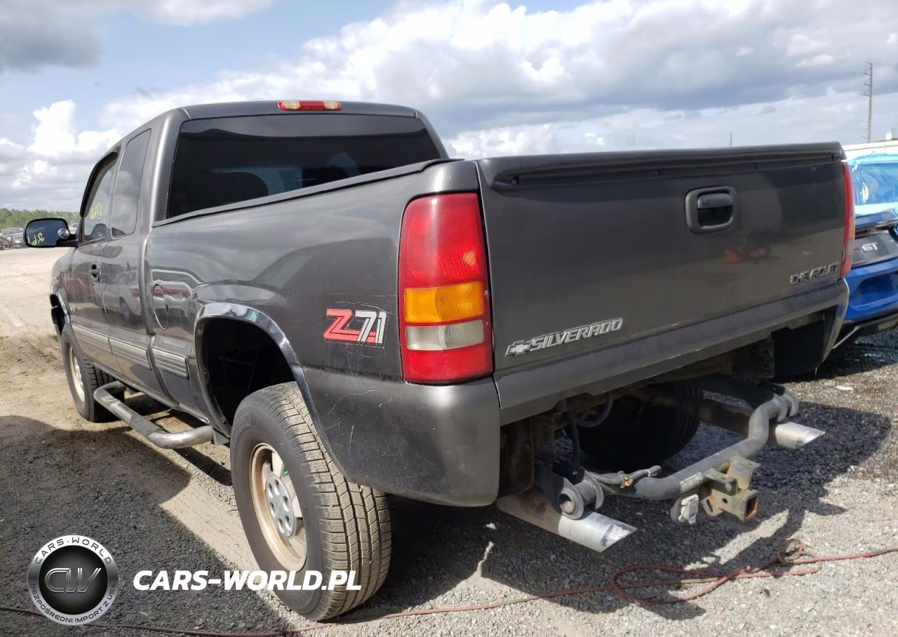 1999 Chevrolet Silverado K1500 VIN:1GCEK19T7XZ131743 - 3