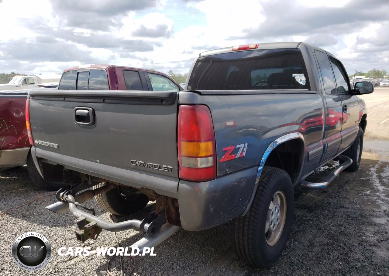 1999 Chevrolet Silverado K1500 VIN:1GCEK19T7XZ131743 - 4