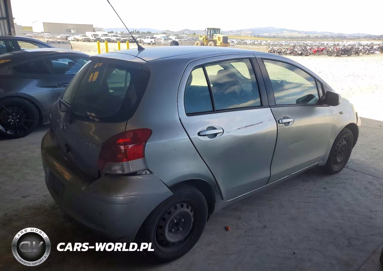 2010 Toyota Yaris Base VIN:JTDKT4K35A5318294 - 3