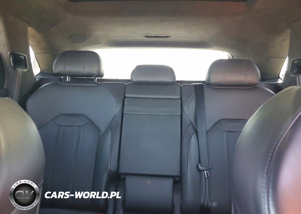 2021 Bentley Bentayga VIN:SJAAJ2ZV3MC036590 - 10