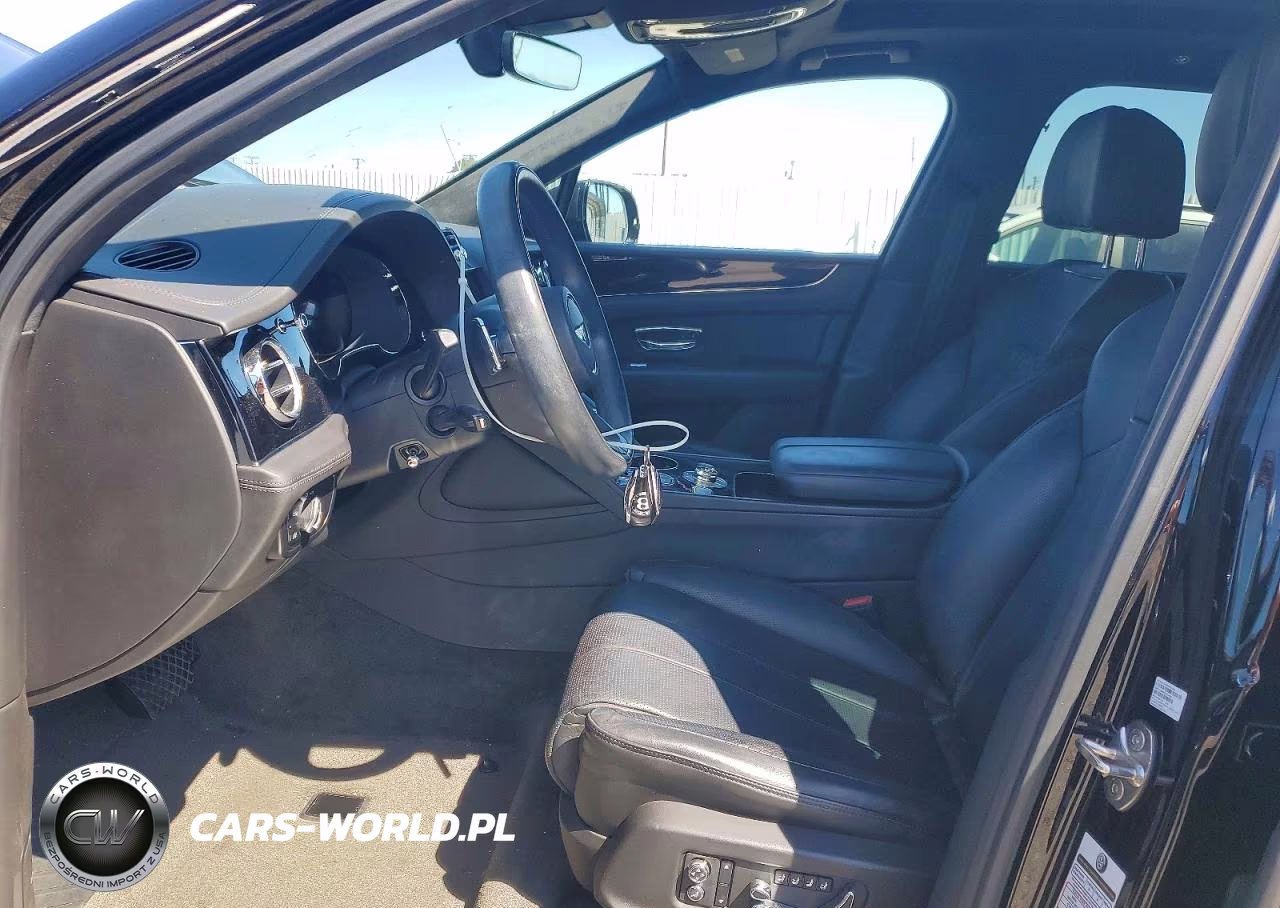 2021 Bentley Bentayga VIN:SJAAJ2ZV3MC036590 - 7