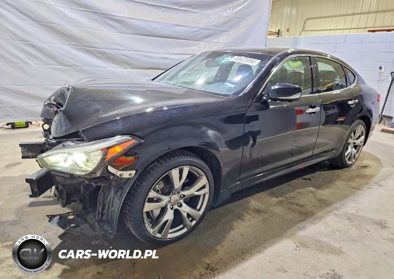 2017 Infiniti Q70 3.7