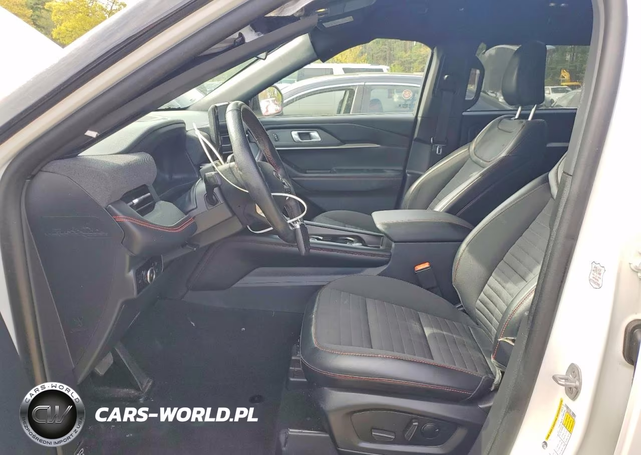 2025 Ford Explorer St-Line VIN:1FMUK8KH8SGB65748 - 7