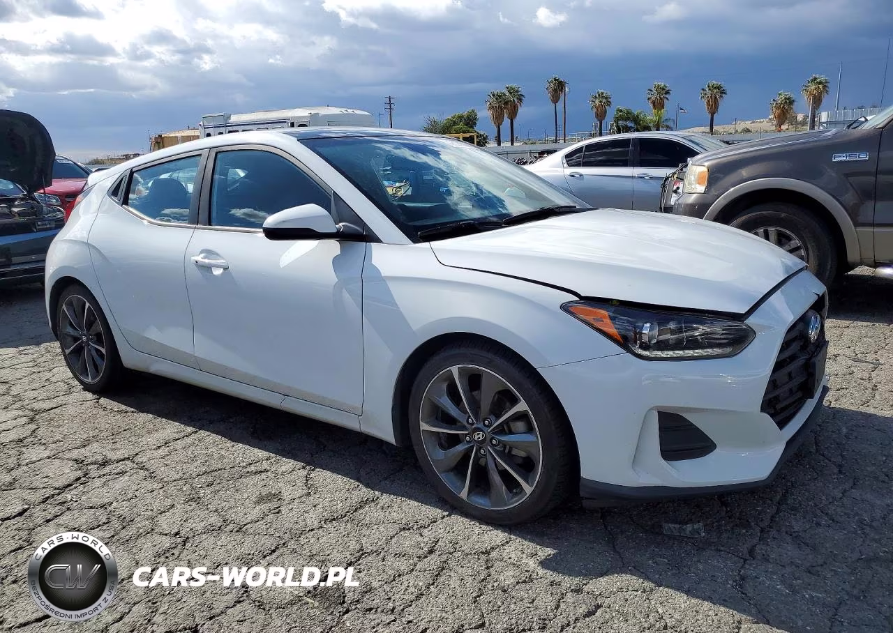2019 Hyundai Veloster 2.0L Premium VIN:KMHTG6AF3KU007515 - 4
