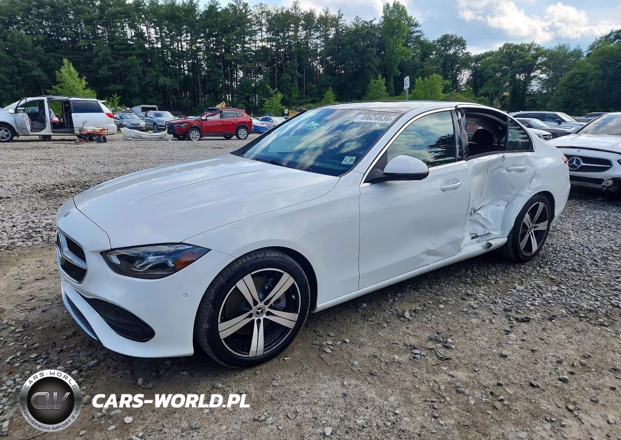 2025 Mercedes-Benz C 300 4Matic – zdjęcie 1 z 12