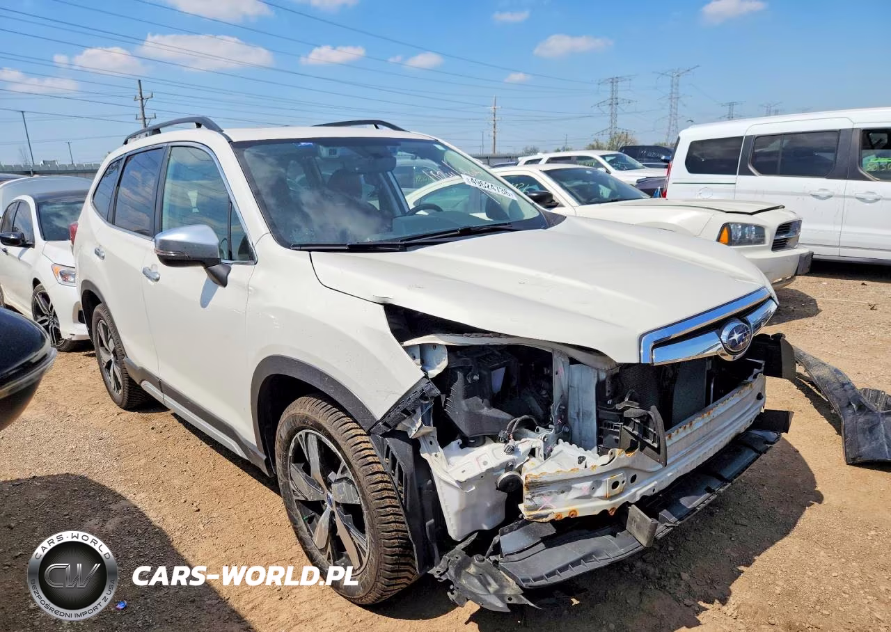 2019 Subaru Forester Touring VIN:JF2SKAWC3KH574916 - 4