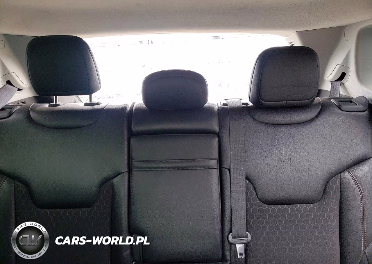 2019 Jeep Compass Latitude VIN:3C4NJDBBXKT723532 - 10