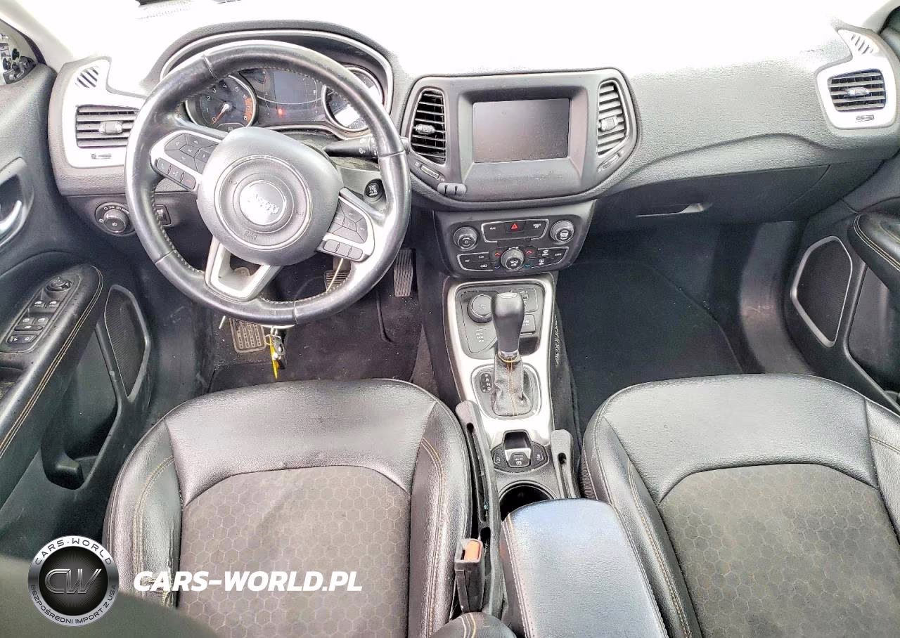 2019 Jeep Compass Latitude VIN:3C4NJDBBXKT723532 - 8