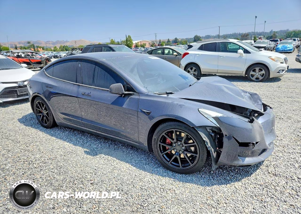 2019 Tesla Model 3 VIN:5YJ3E1EB3KF205492 - 4