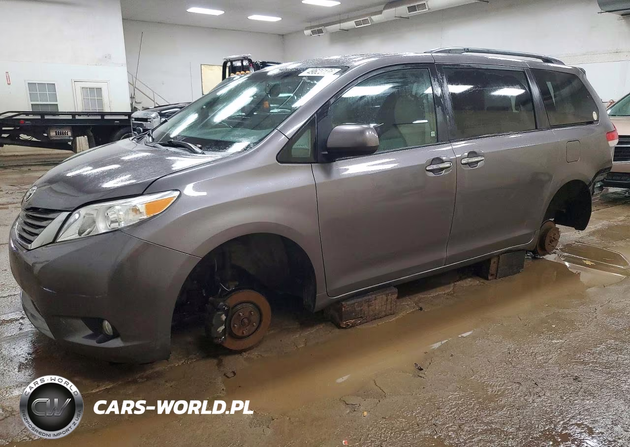 2014 Toyota Sienna Xle 7-Passenger