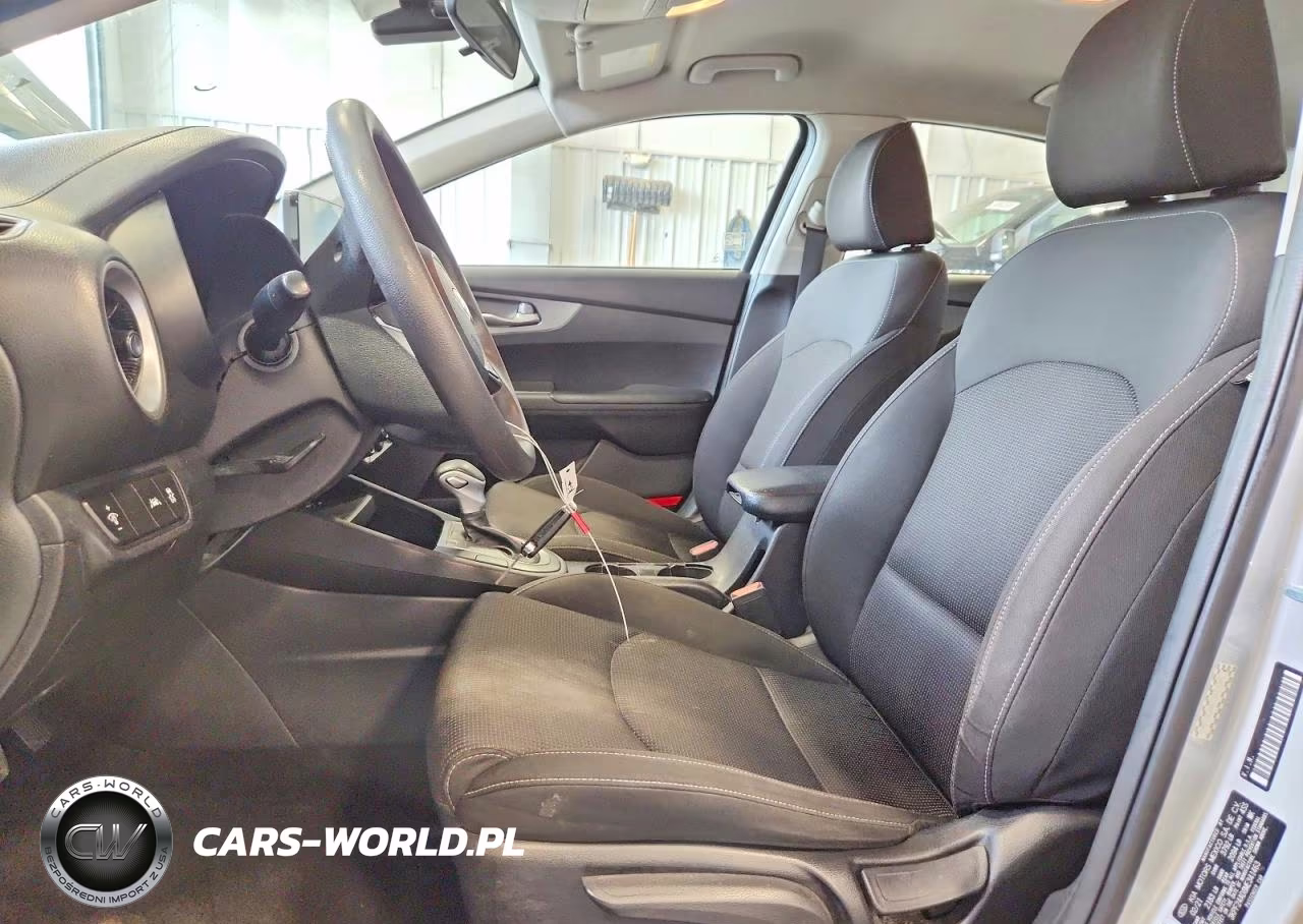 2021 Kia Forte Lxs VIN:3KPF24AD8ME341463 - 7
