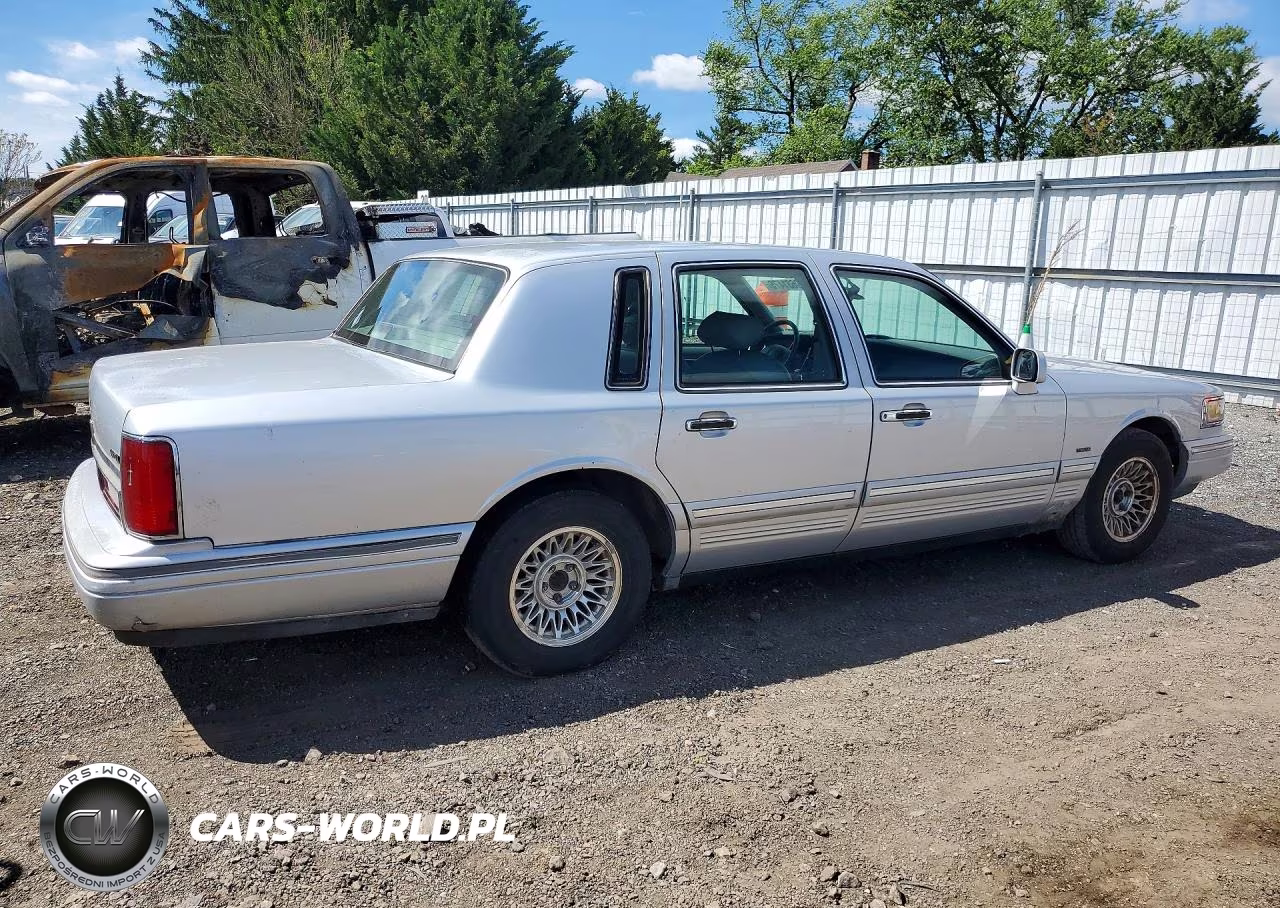 1995 Lincoln Town Car Executive VIN:1LNLM81W6SY663348 - 3