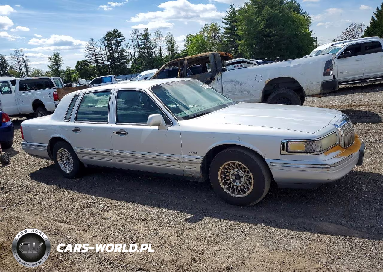 1995 Lincoln Town Car Executive VIN:1LNLM81W6SY663348 - 4