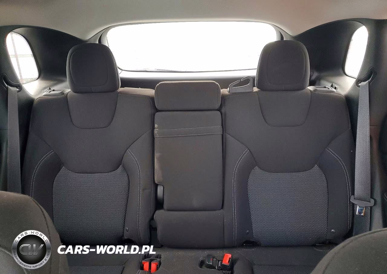 2019 Jeep Cherokee Latitude VIN:1C4PJMCB7KD280575 - 10