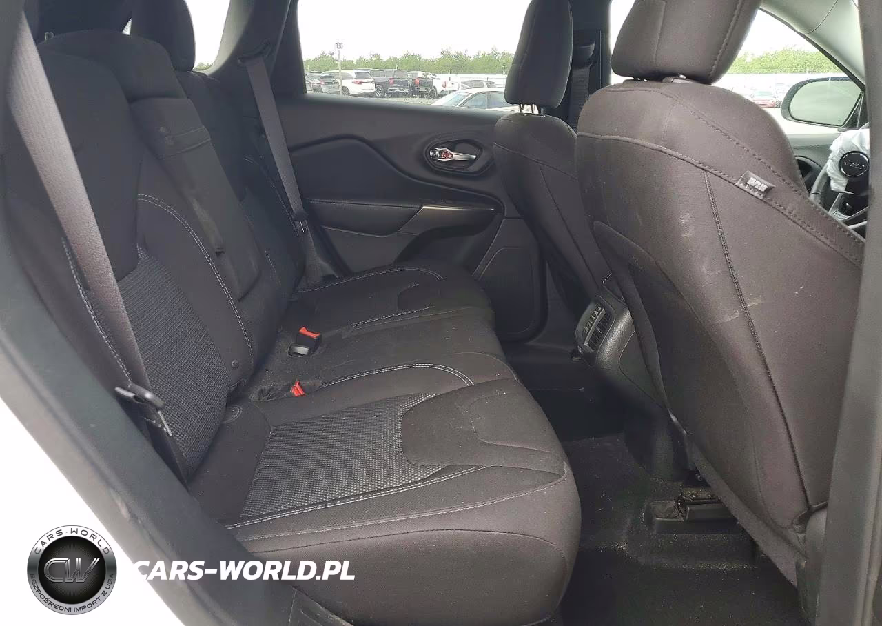 2019 Jeep Cherokee Latitude VIN:1C4PJMCB7KD280575 - 11