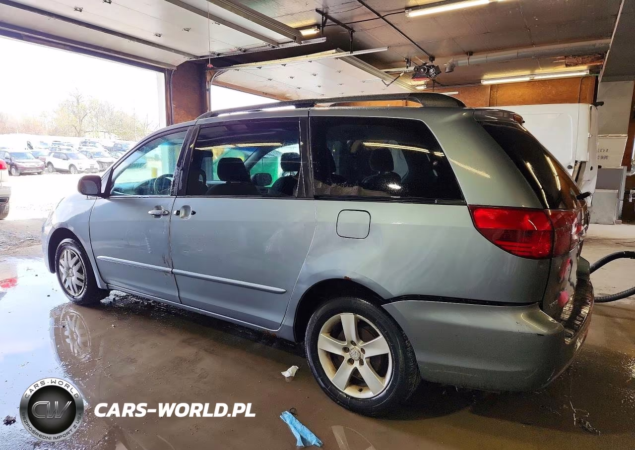 2004 Toyota Sienna Le 7 Passenger VIN:5TDZA23CX4S111051 - 2