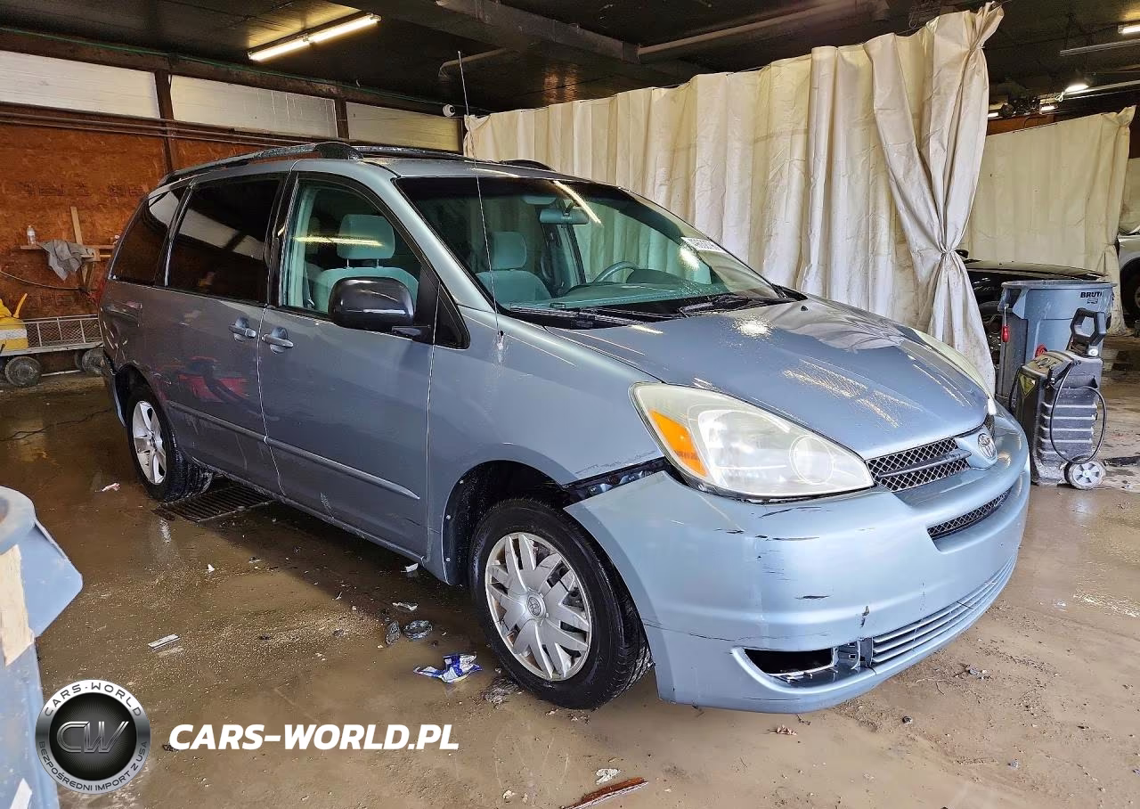 2004 Toyota Sienna Le 7 Passenger VIN:5TDZA23CX4S111051 - 4