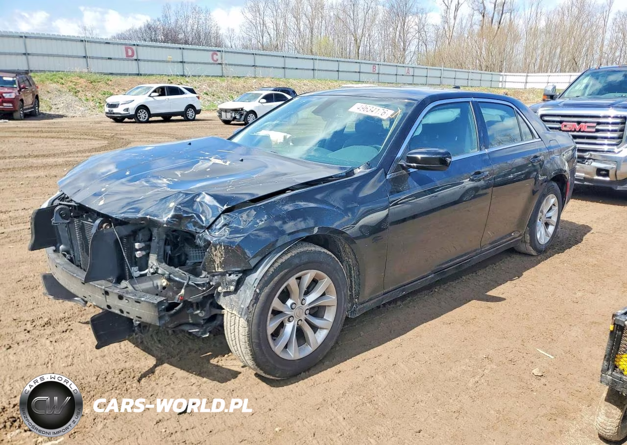 2018 Chrysler 300 Touring – zdjęcie 1 z 13
