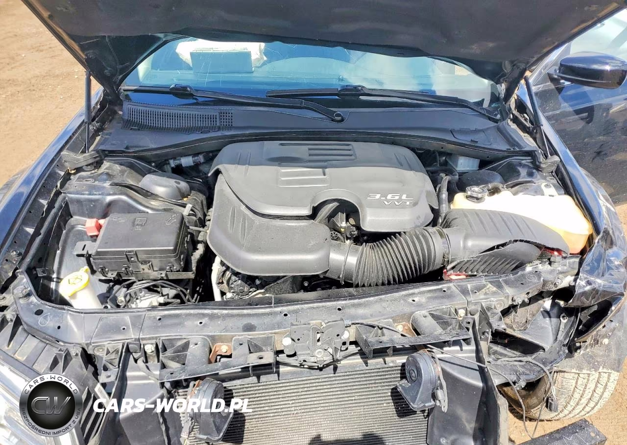 2018 Chrysler 300 Touring VIN:2C3CCAAG4JH340291 - 11
