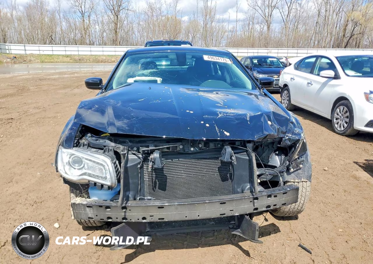2018 Chrysler 300 Touring VIN:2C3CCAAG4JH340291 - 5