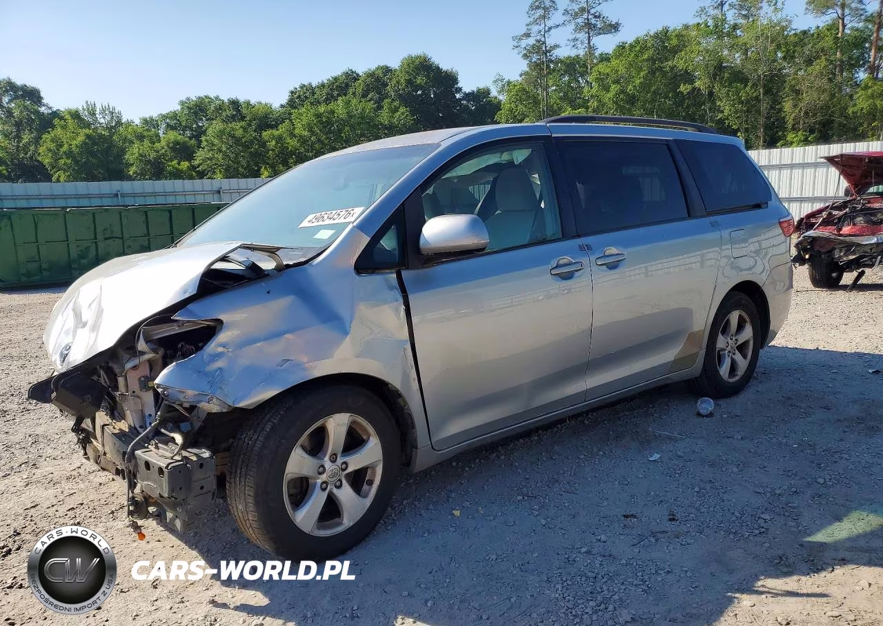 2015 Toyota Sienna Le – zdjęcie 1 z 14