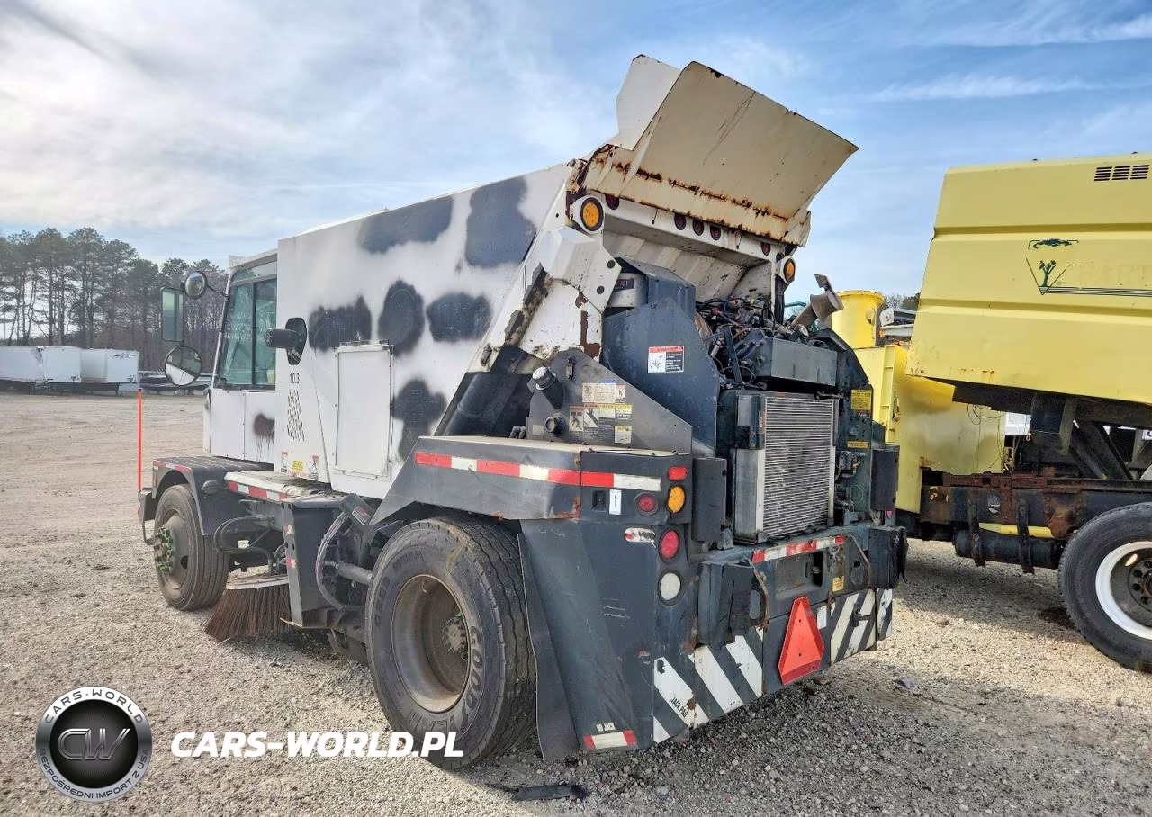 2018 Global Sweeper Truck VIN:1G9GM4LL4JS462024 - 3