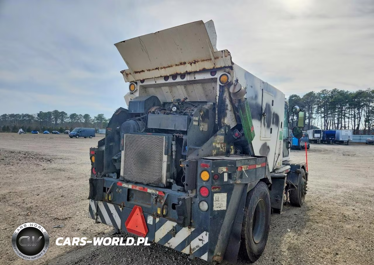 2018 Global Sweeper Truck VIN:1G9GM4LL4JS462024 - 4