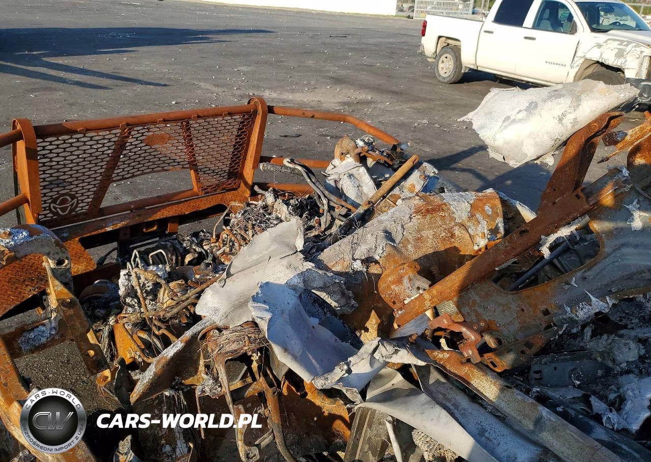 2018 Ford F450 Super Duty VIN:1FD0W4HTXJEC98450 - 9