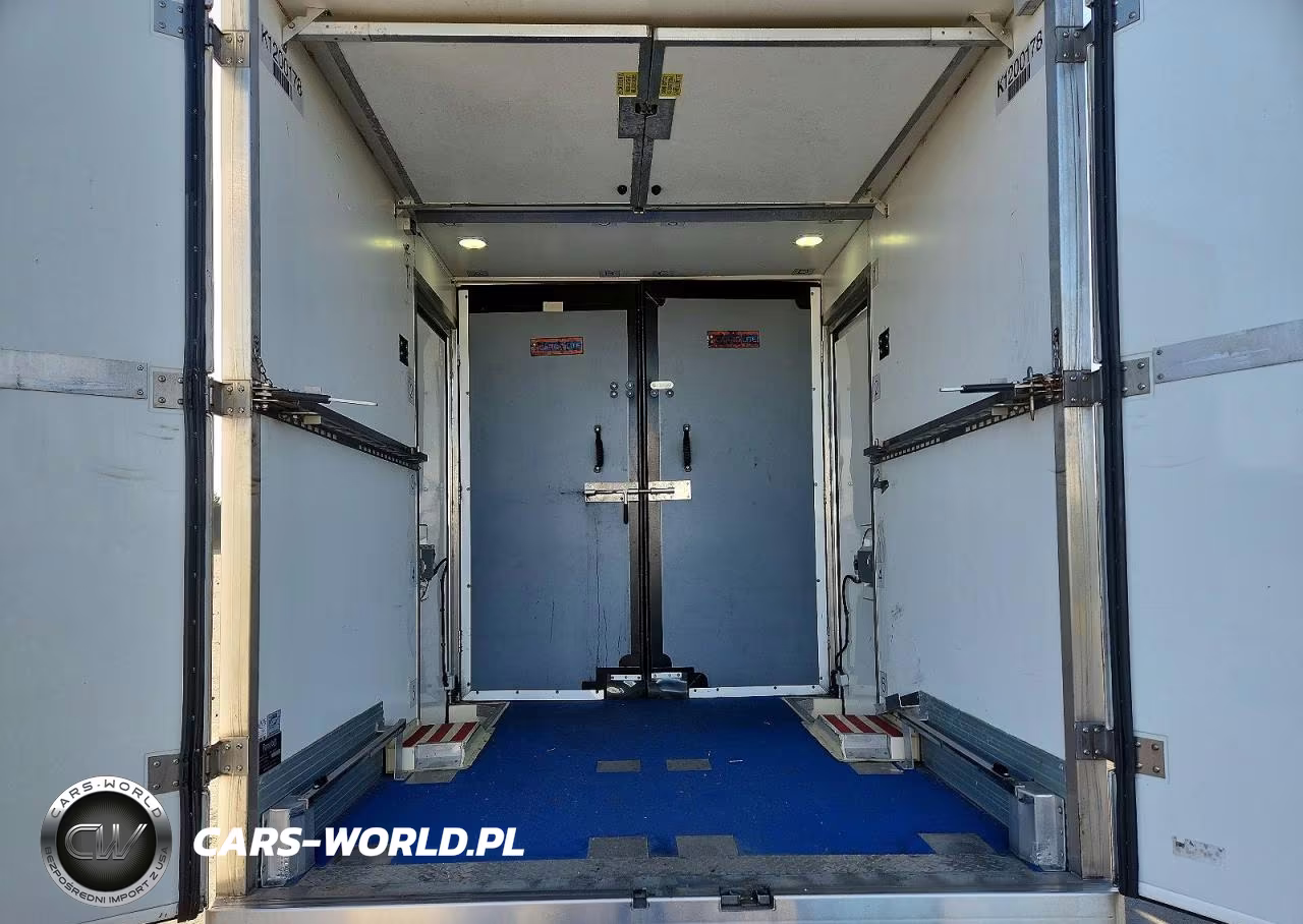 2020 Ford Transit Delivery Truck VIN:1FDBW5Z8XLKB30322 - 10