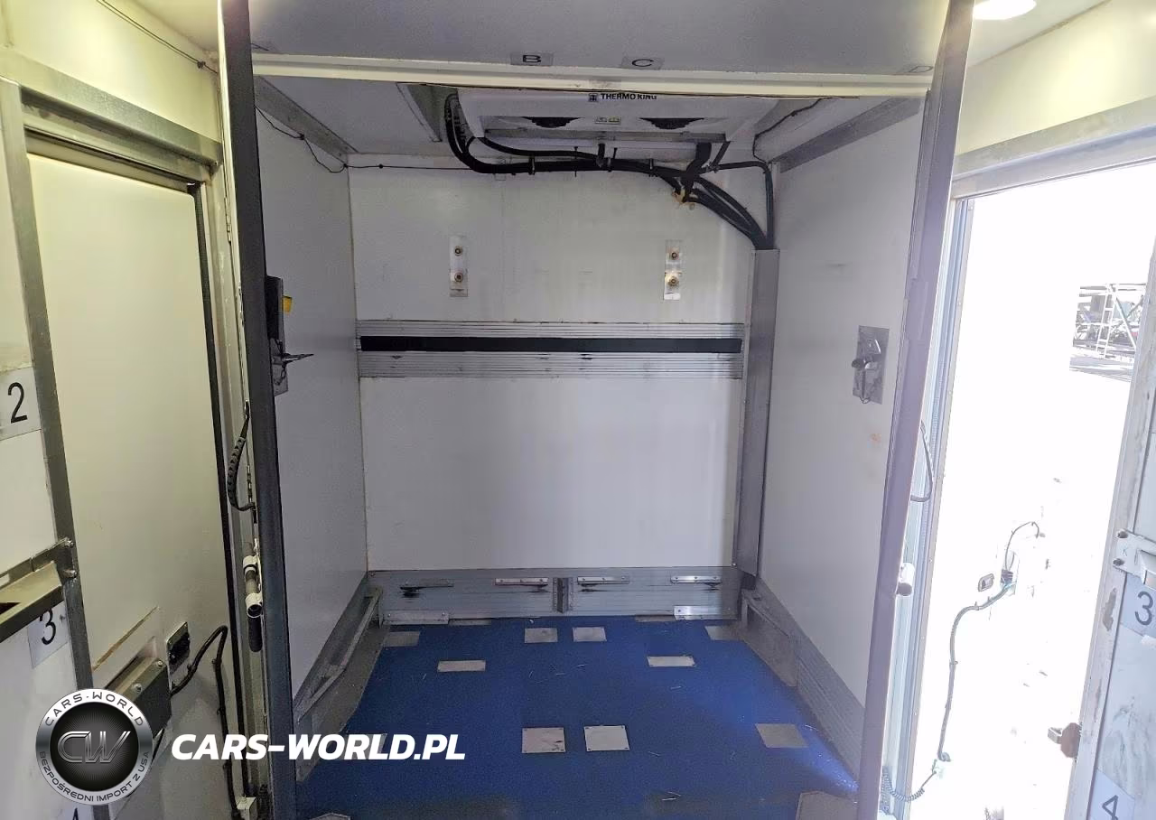2020 Ford Transit Delivery Truck VIN:1FDBW5Z8XLKB30322 - 11