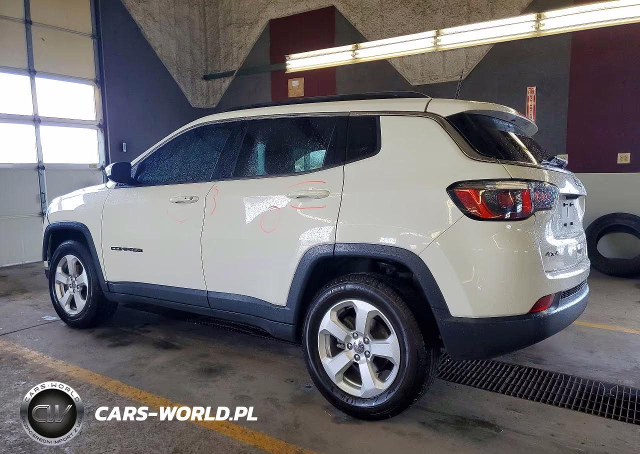 2018 Jeep Compass Latitude VIN:3C4NJDBB2JT349822 - 2