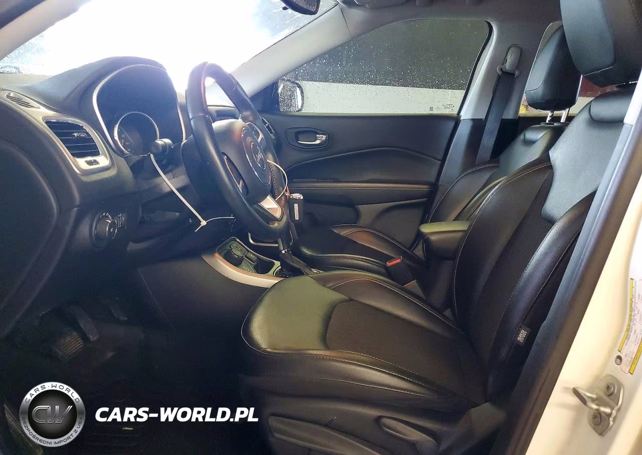 2018 Jeep Compass Latitude VIN:3C4NJDBB2JT349822 - 7