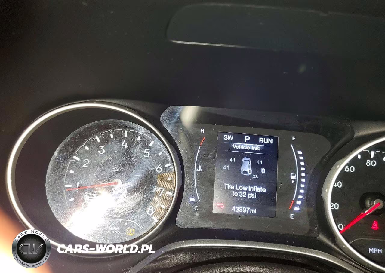 2018 Jeep Compass Latitude VIN:3C4NJDBB2JT349822 - 9
