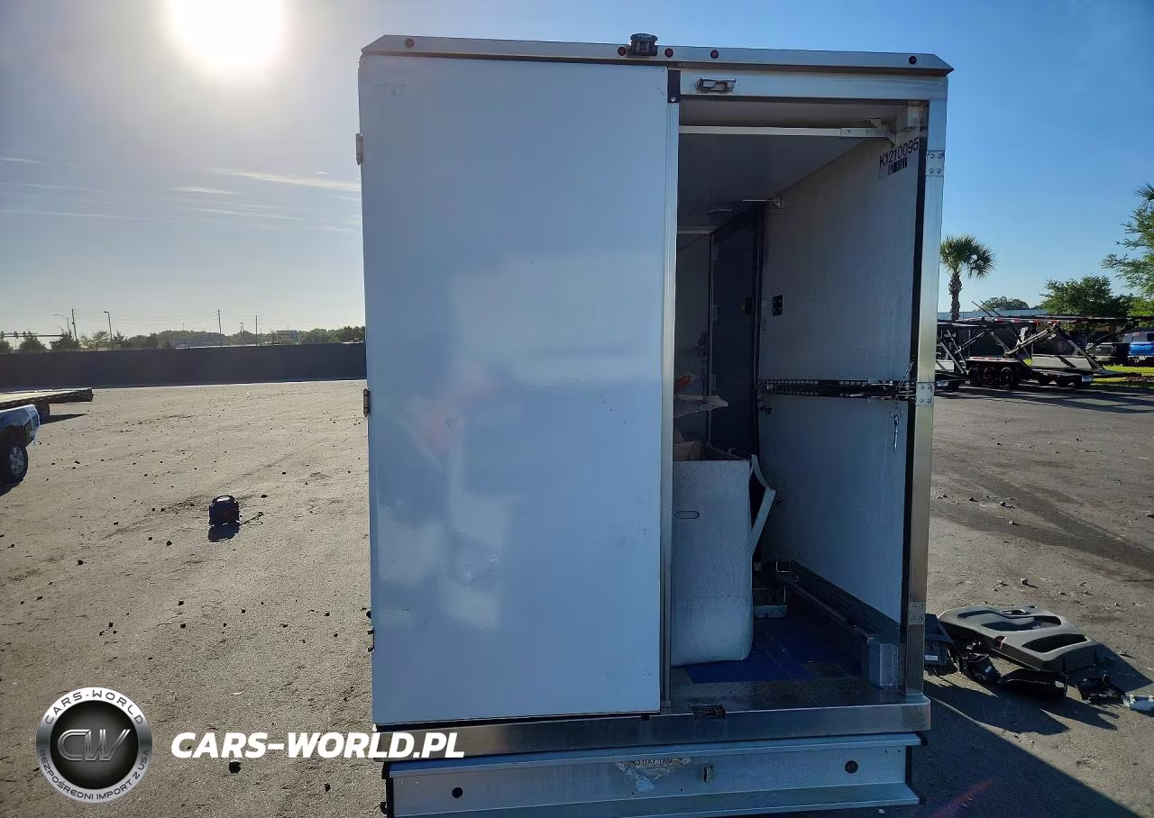 2021 Ford Transit Refrigerated Box Truck VIN:1FDBW5Z8XMKA79941 - 6