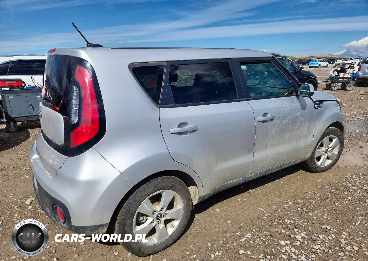 2018 Kia Soul Base VIN:KNDJN2A26J7560826 - 3