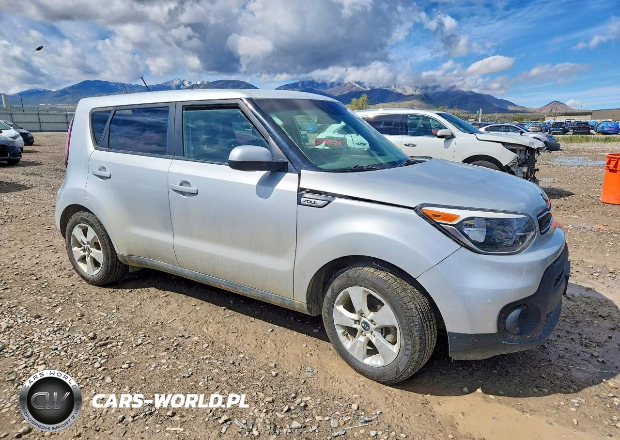 2018 Kia Soul Base VIN:KNDJN2A26J7560826 - 4