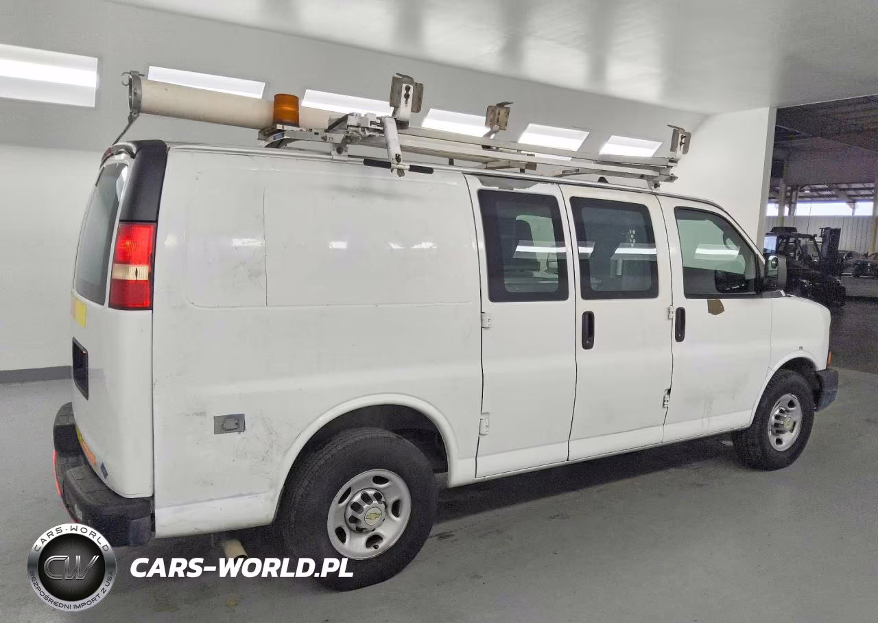 2011 Chev Express G2500 VIN:1GCWGFCB6B1130139 - 3