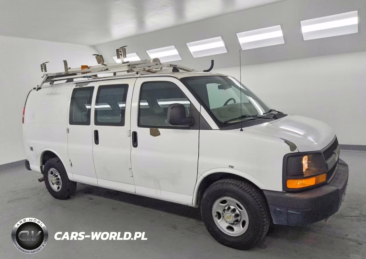 2011 Chev Express G2500 VIN:1GCWGFCB6B1130139 - 4