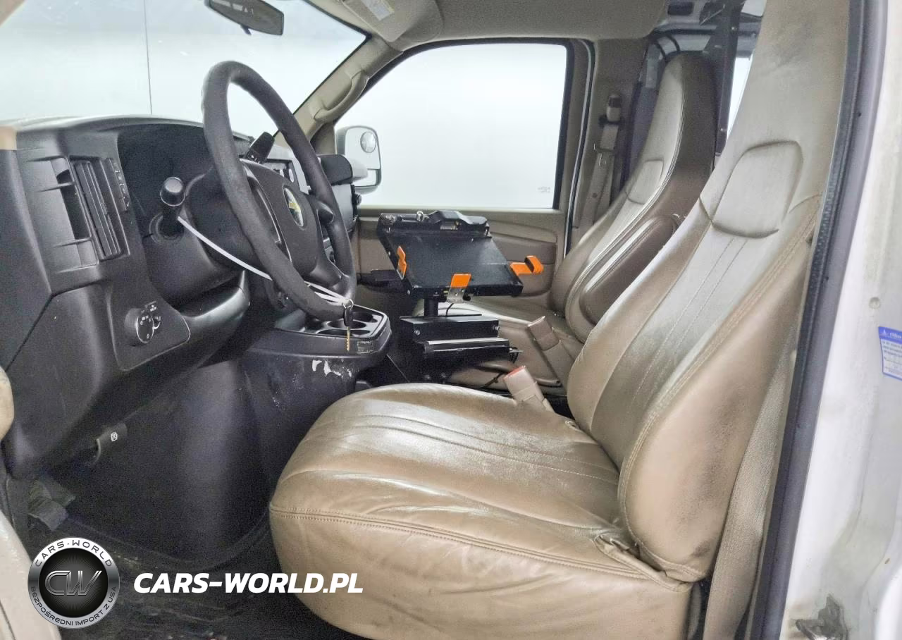 2011 Chev Express G2500 VIN:1GCWGFCB6B1130139 - 7