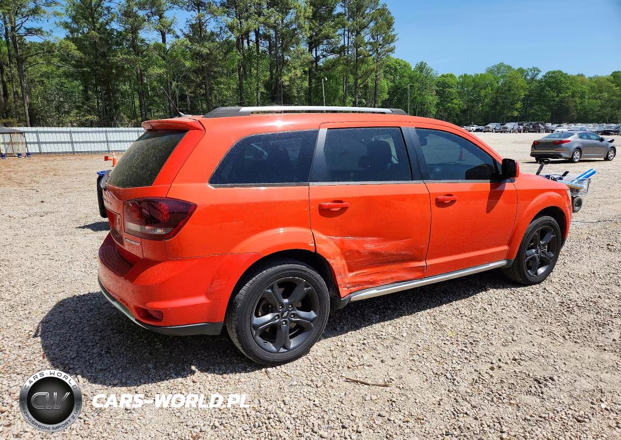 2018 Dodge Journey Crossroad VIN:3C4PDCGB3JT269271 - 3
