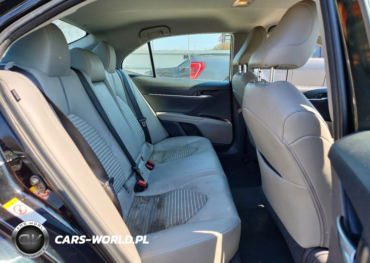 2018 Toyota Camry Se VIN:4T1B11HK1JU082151 - 10