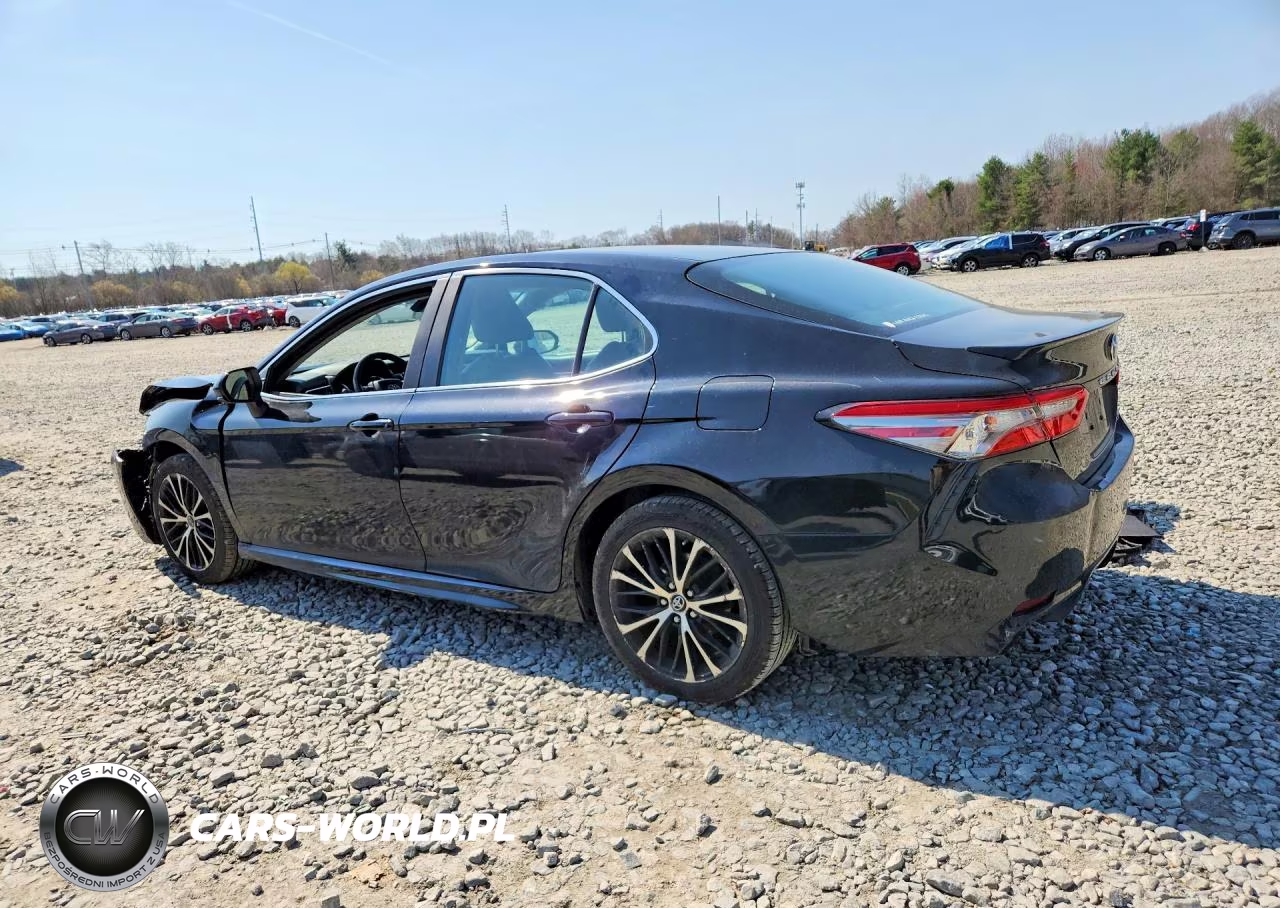 2018 Toyota Camry Se VIN:4T1B11HK1JU082151 - 2