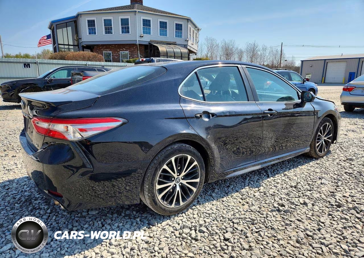 2018 Toyota Camry Se VIN:4T1B11HK1JU082151 - 3