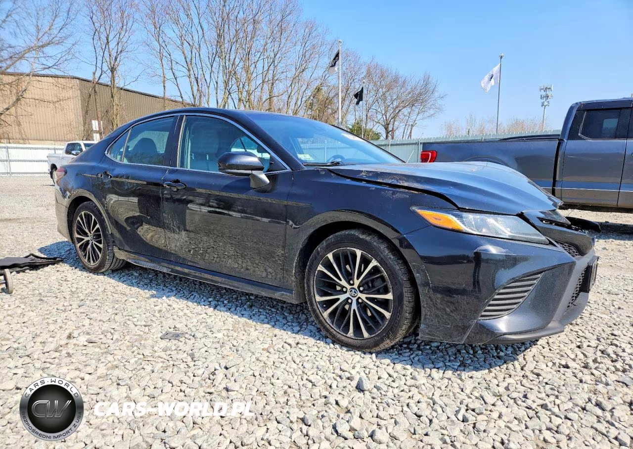 2018 Toyota Camry Se VIN:4T1B11HK1JU082151 - 4