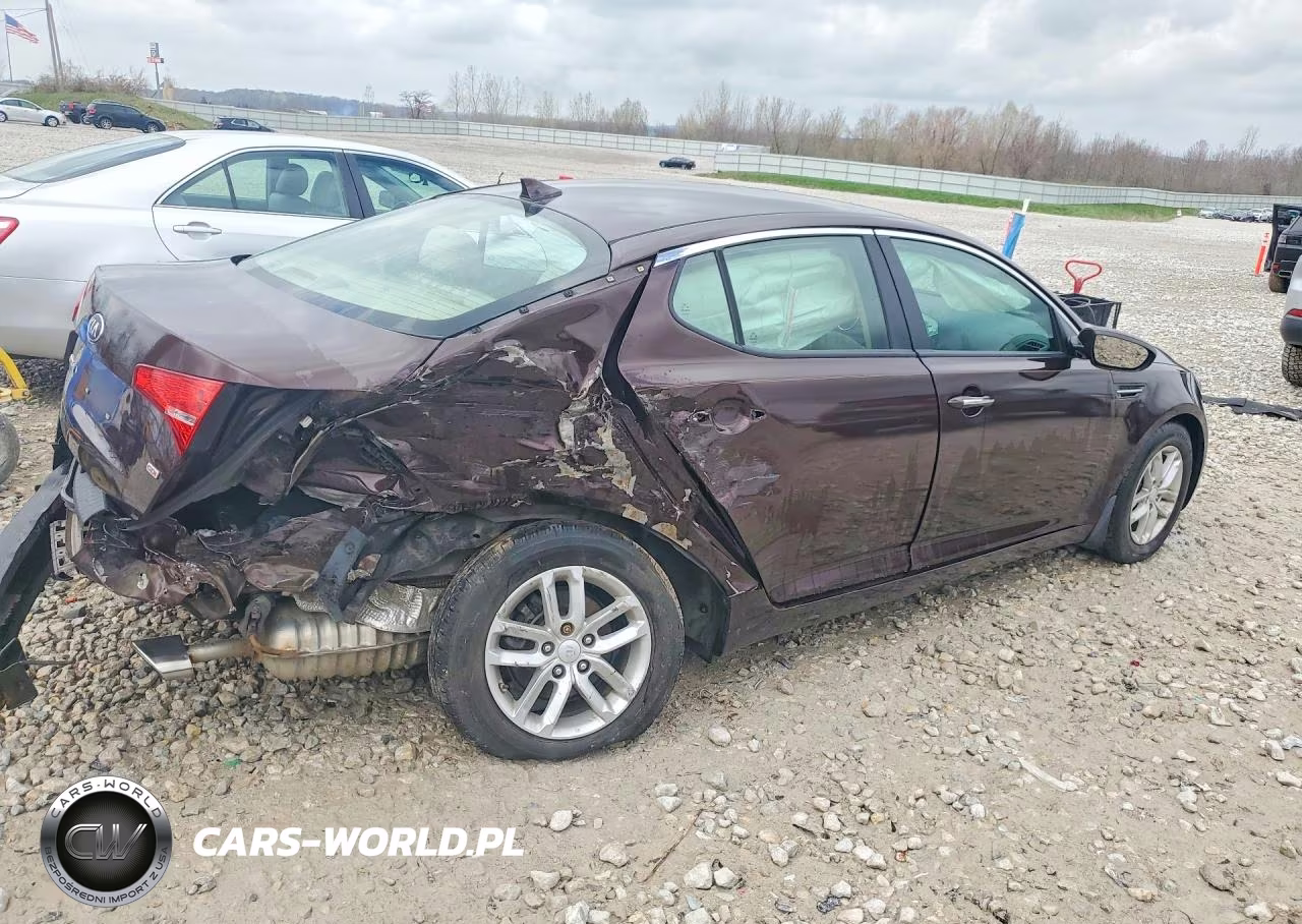 2013 Kia Optima Lx VIN:5XXGM4A75DG198732 - 3