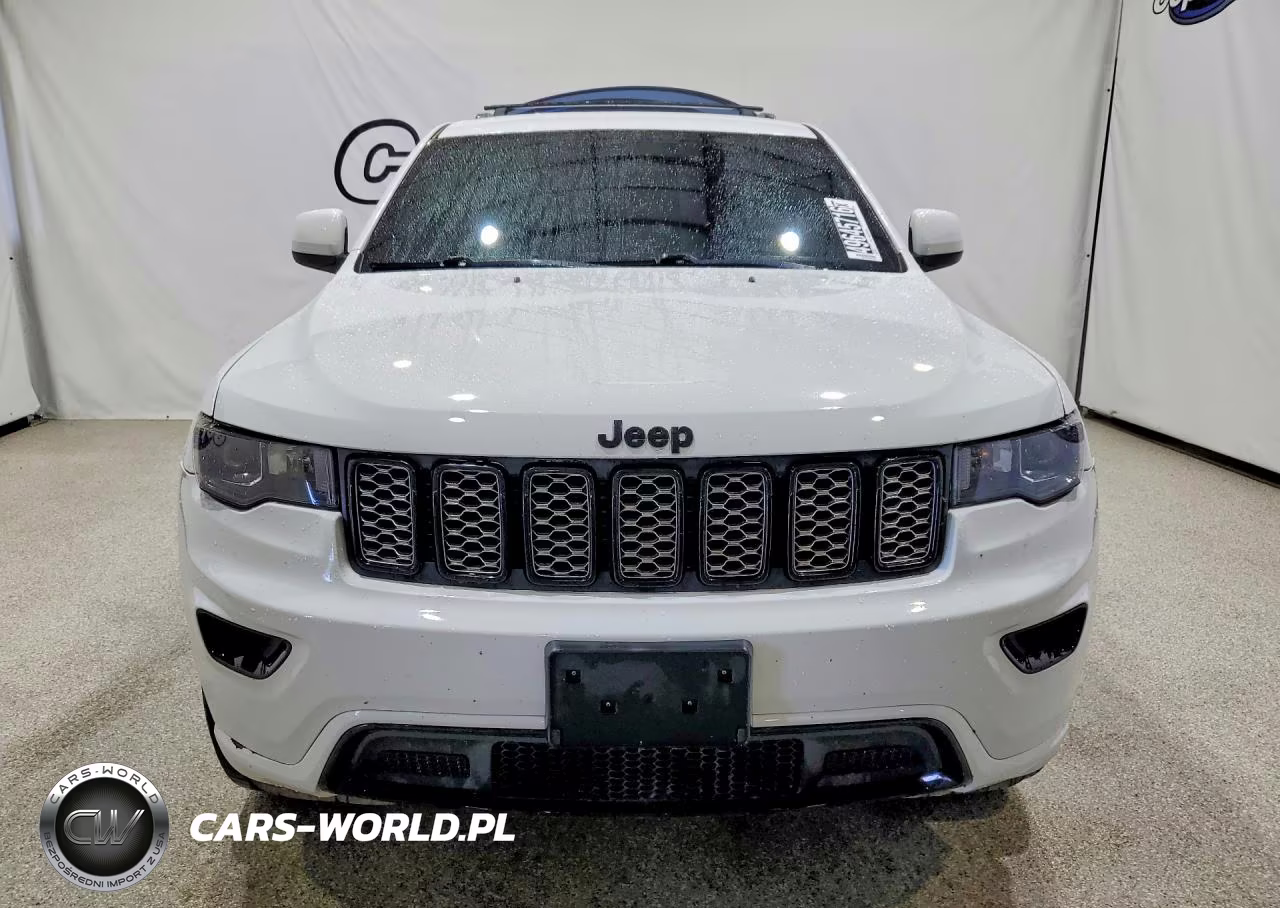 2018 Jeep Grand Cherokee Laredo VIN:1C4RJFAG1JC477684 - 5
