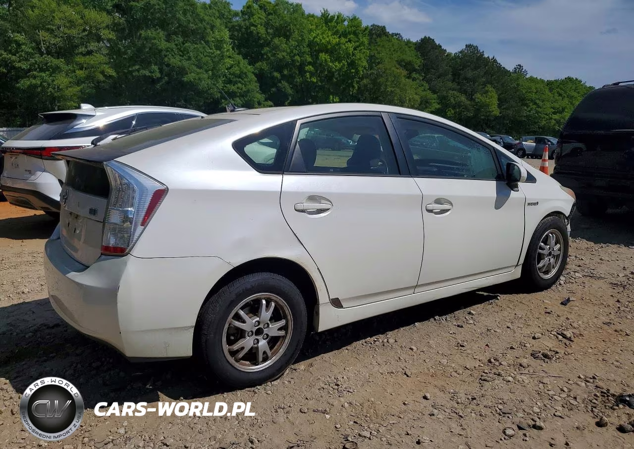 2011 Toyota Prius Two VIN:JTDKN3DU7B5345458 - 3