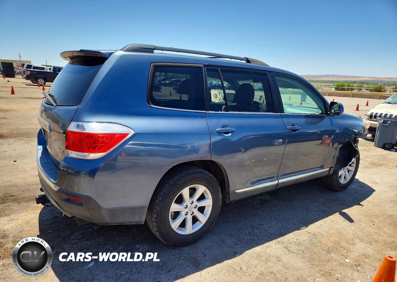 2012 Toyota Highlander Base VIN:5TDBK3EH9CS119590 - 3